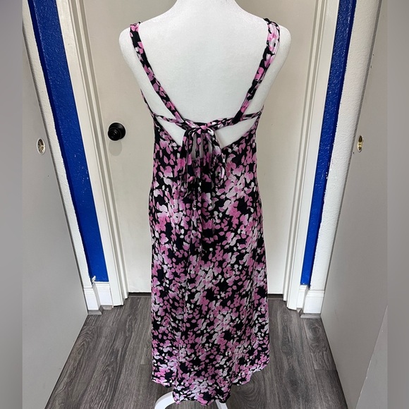 Tiare Hawaii Floral Multiway Dress – Free Size, Adjustable Tie Back - Picture 3 of 6